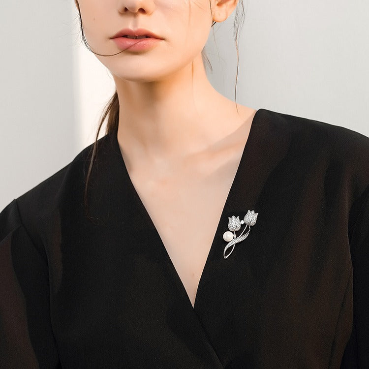 Twin Tulip Statement Brooch — Graceful Blooms, Timeless Style