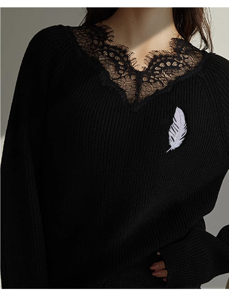 Radiant Feather Crystal Brooch — Elegance in Every Sparkle