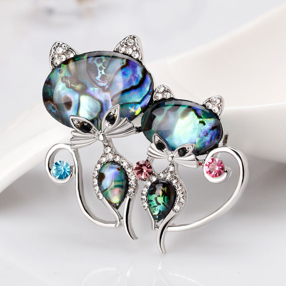 Fashionable Shell Cat Brooch