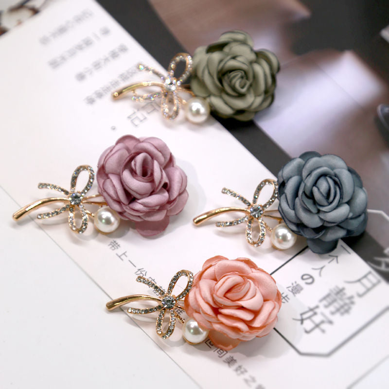 Bowknot ladylike brooch