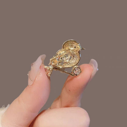 Elegant Bird Brooch — Delicate & Stylish Accessory