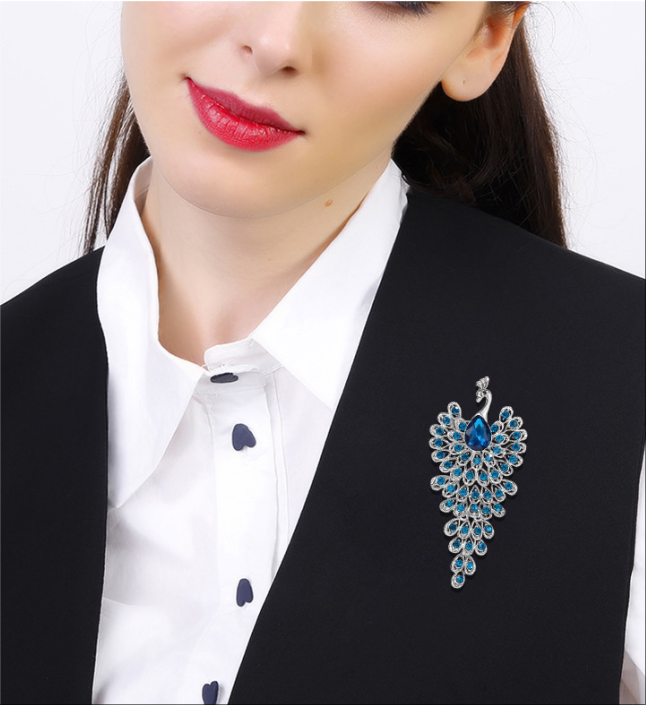Exquisite Gemstone Peacock Brooch — Regal Beauty Defined